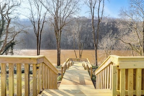 House (3 Bedrooms) | Front of property - Steps to White River: Mountain View Home w/ Deck! (Mountain View)