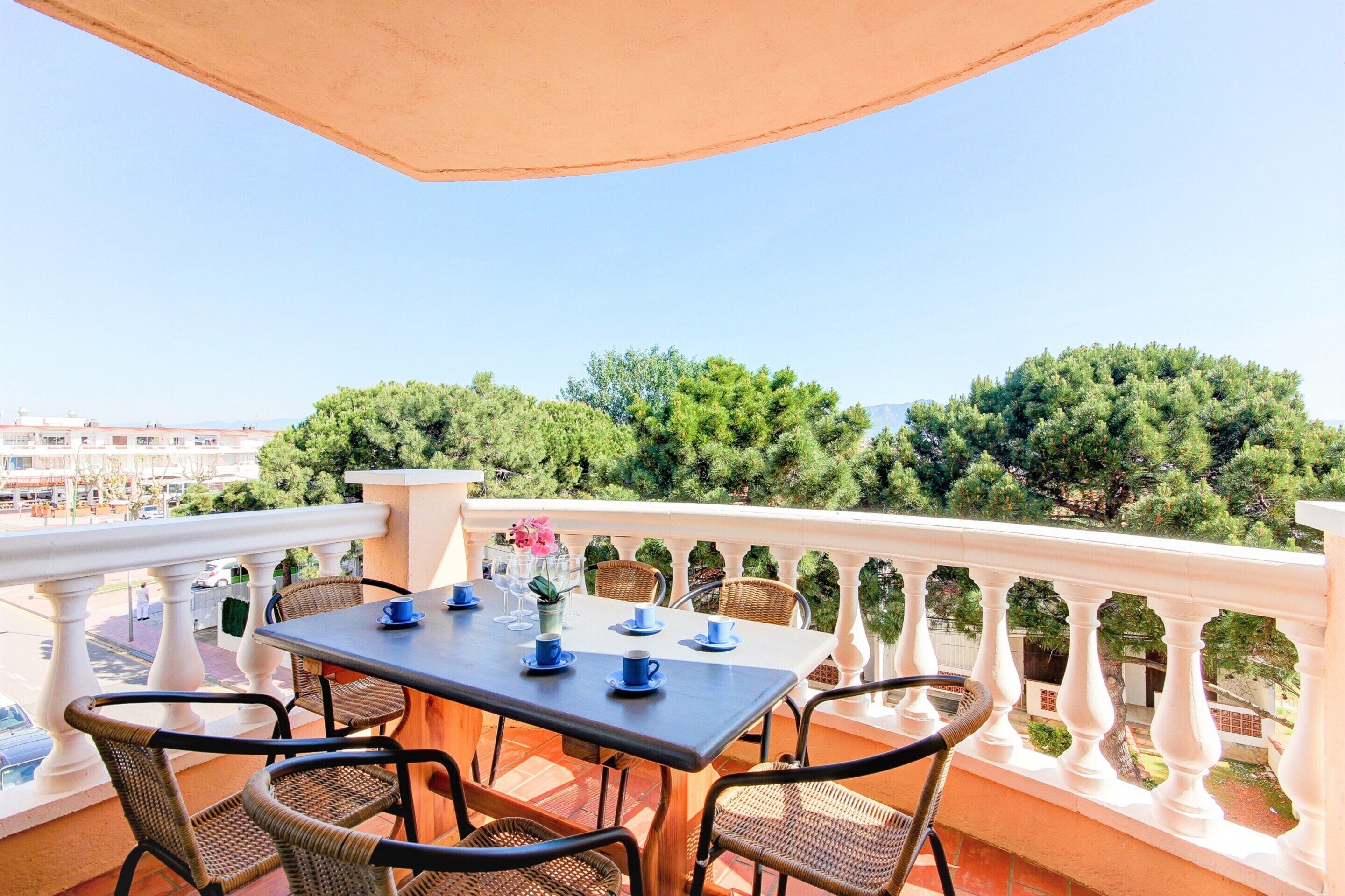 Apartment | Outdoor dining