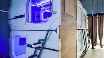 Single Capsule | Free WiFi, bed sheets