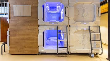 Single Capsule | Wi-Fi gratis dan seprai linen