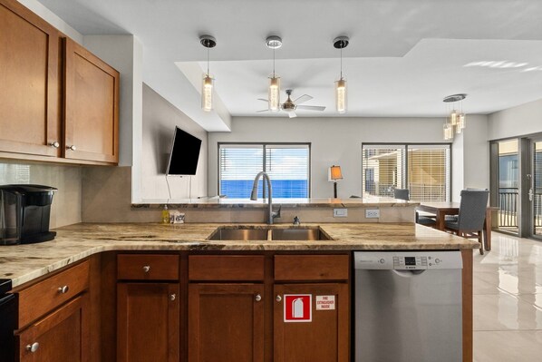 Condo, 1 Bedroom | Private kitchen | Fridge, oven, coffee/tea maker, toaster