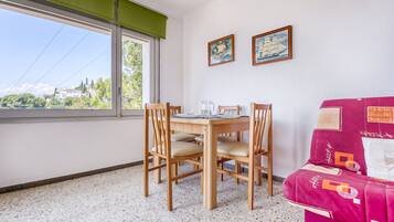 Apartment | Dining