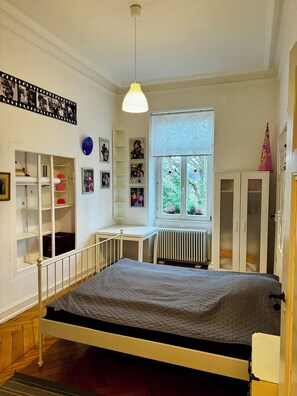 4 bedrooms, iron/ironing board, WiFi, bed sheets - Castle Apartment | Center Baden-Baden (Baden-Baden)