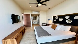 2 bedrooms, in-room safe, desk, iron/ironing board