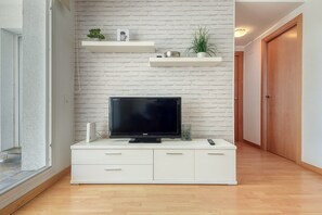 Apartment | Living room - Charming Apartment With Patio (Roses)