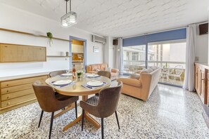 Apartment | Dining