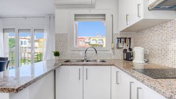 Apartment | Private kitchen