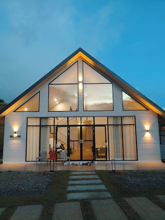 Asiento de excusado o inodoro elevado. The Pampines Villa