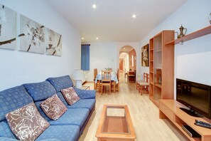 Apartment | Living room - Apartment With Scenic View (Roses)