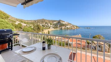 Apartment | Outdoor dining