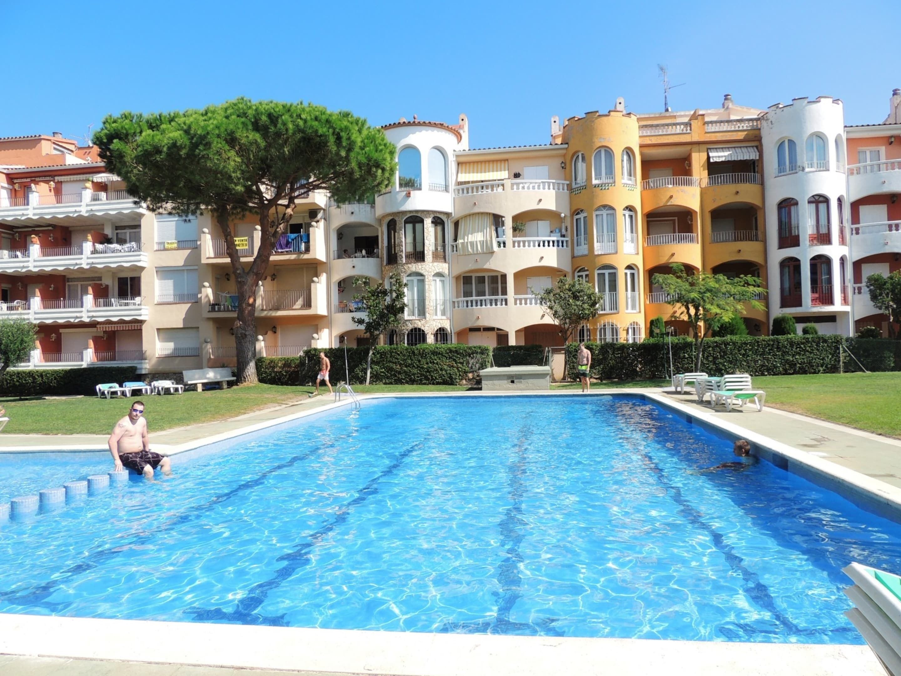Apartment | Pool | Outdoor pool