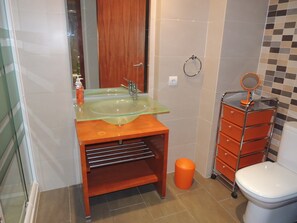 Apartment | Bathroom