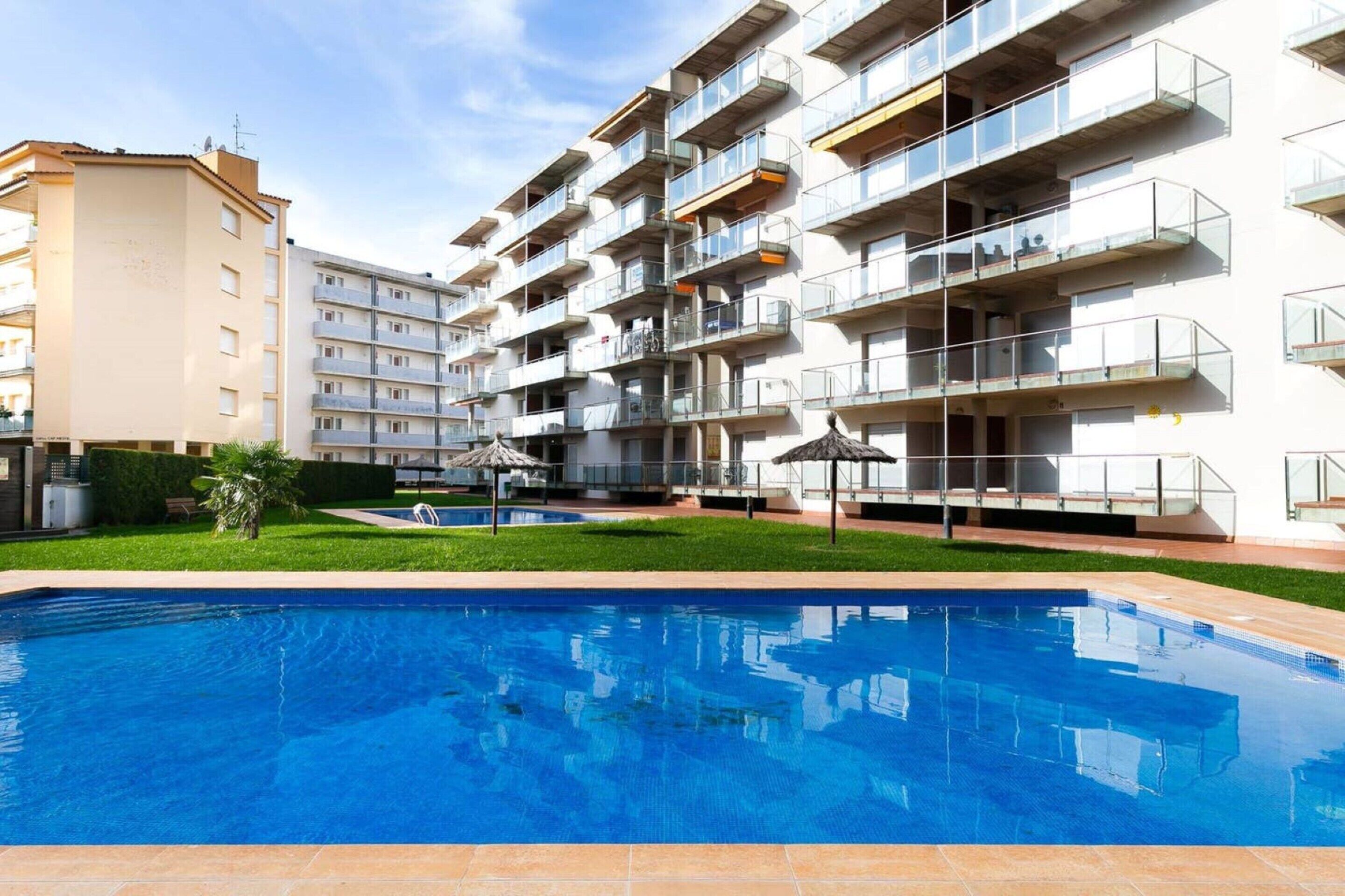 Apartment | Pool | Outdoor pool
