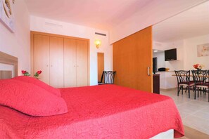 Apartment | 2 bedrooms, iron/ironing board - Pretty Apartment With Balcony (Roses)