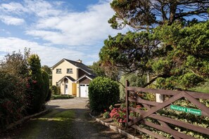 Exterior - 4 Bed with large garden & sea views near Saunton (Lobb)