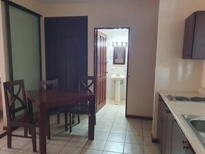 Apartment, 1 Bedroom | Dining room