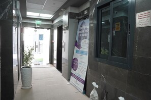 Interior - Studio Apartment Located in the Heart of Dubai @ Karama (Dubai)