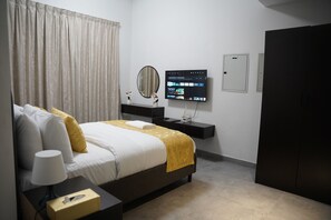 1 bedroom, iron/ironing board, WiFi - Studio Apartment Located in the Heart of Dubai @ Karama (Dubai)