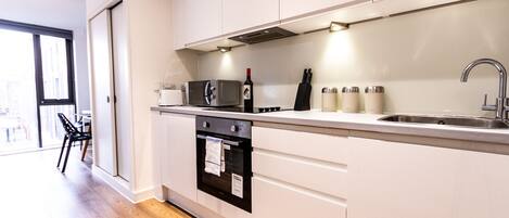 Fridge, microwave, oven, stovetop