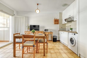 Apartment | Dining - Apartment in Rosas Near Platja de Sta Margarida (Roses)