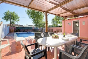 Balcony - House in Empuriabrava With Private Pool (Castello d'Empuries)