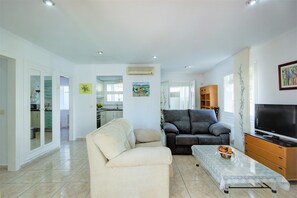 House | Living room - House in Empuriabrava With Private Pool (Castello d'Empuries)