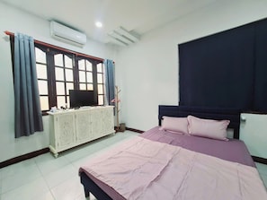 Room - Myths (Ho Chi Minh City)
