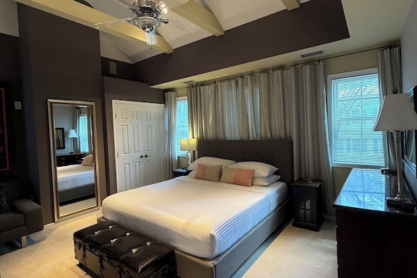 3 slaapkamers, een kluis op de kamer, een bureau