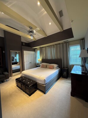 3 chambres, coffres-forts dans les chambres, bureau