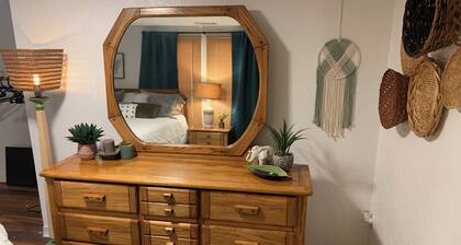 Boho Bungalow 2-bedroom house Professionally Cleaned in delightful Fort Smith