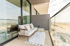 Terrace/patio - Delightful 1BR in Binghatti Corner, Jumeirah Village Circle (Dubai)