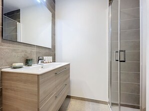 Shower, towels, soap