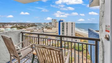 Appart'hôtel Deluxe, 1 chambre, non-fumeurs, vue partielle sur l'océan | Balcon