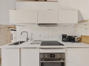 Geladeira, fogão, cooktop, lava-louças