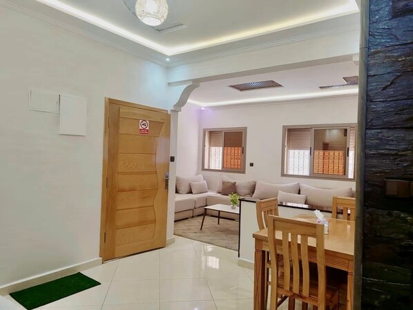 Interior - Lux Appartement a Azrou - Lit comfort 70m, WiFi / Netflix (Azrou)