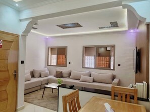 Interior - Lux Appartement a Azrou - Lit comfort 70m, WiFi / Netflix (Azrou)