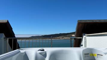 Premium-Haus, Balkon, Meerblick | Zimmersafe, schallisolierte Zimmer, kostenloses WLAN