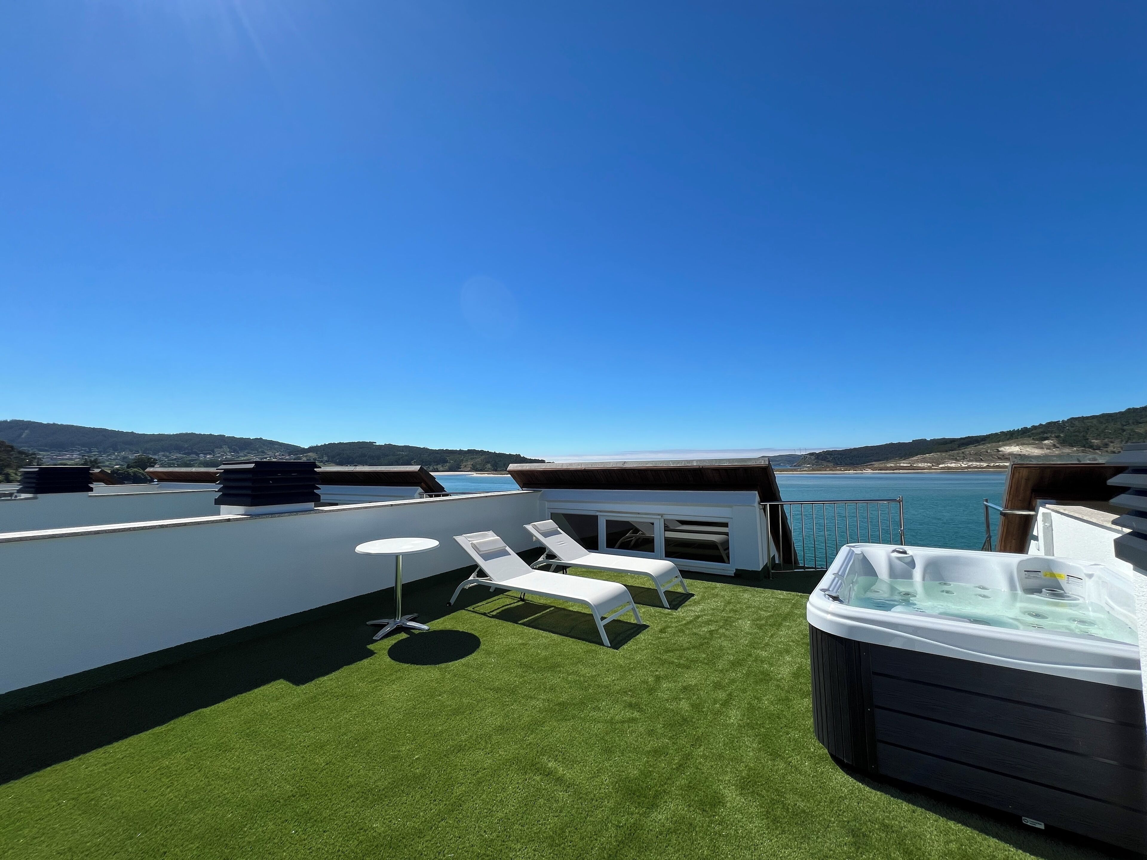 Premium huis, balkon, uitzicht op zee | Een kluis op de kamer, geluiddichte muren, gratis wifi