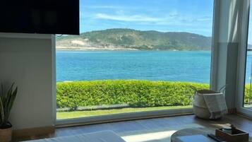 Premium huis, balkon, uitzicht op zee | Een kluis op de kamer, geluiddichte muren, gratis wifi