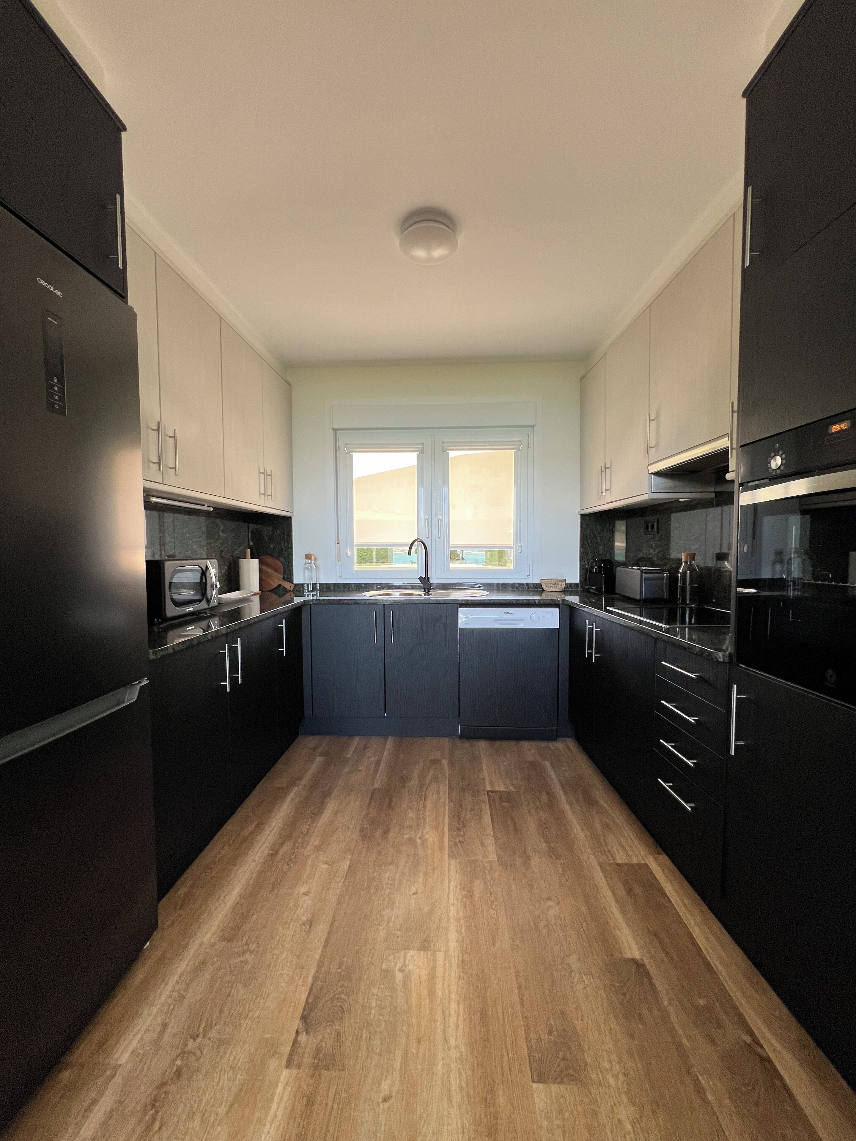 Hus – premium, balkong, sjøutsikt | Safe på rommet, lydisolert og wi-fi (inkludert)