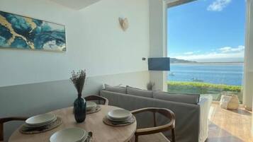 Premium huis, balkon, uitzicht op zee | Een kluis op de kamer, geluiddichte muren, gratis wifi