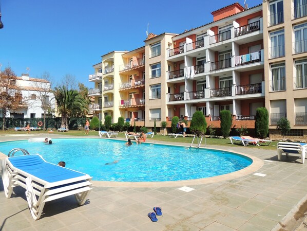 Apartment | Pool | Outdoor pool