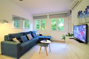 Apartment | Living room - Sunny Coastal Hideaway (Castello d'Empuries)