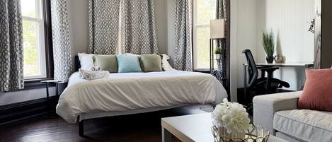 1 dormitorio, tabla de planchar con plancha, wifi y ropa de cama