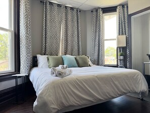 1 slaapkamer, een strijkplank/strijkijzer, wifi, beddengoed