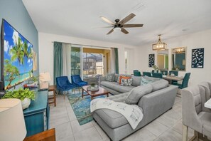 TV - EV_2190 - 5 Bed 4.5 Bath Townhome with Screened-In Splash Pool and Access to Res (Kissimmee)