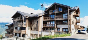Exterior - 1st floor, balcony, parking, tv, ski locker, 74m², Montalbert (La Plagne)