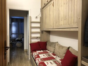 1 bedroom, WiFi - 50m from ski slopes, 4th floor, balcony, parking, ski locker, 29m², Courchevel (Courchevel)