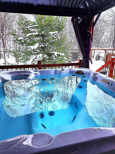 Chalet au bord de l'eau avec spa, beaucoup d'activités à proximité