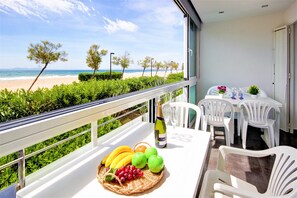 Apartment | Balcony - Apartment in Roses by Sta Margarita Beach (Roses)